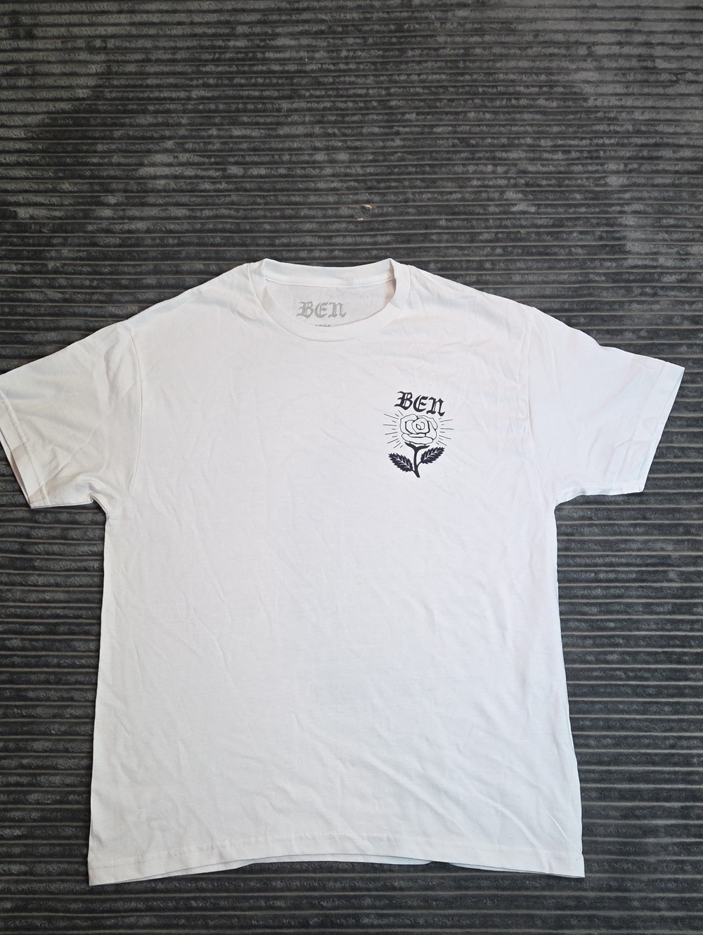 White Short Sleeve Graphic Tee with Rose Print
